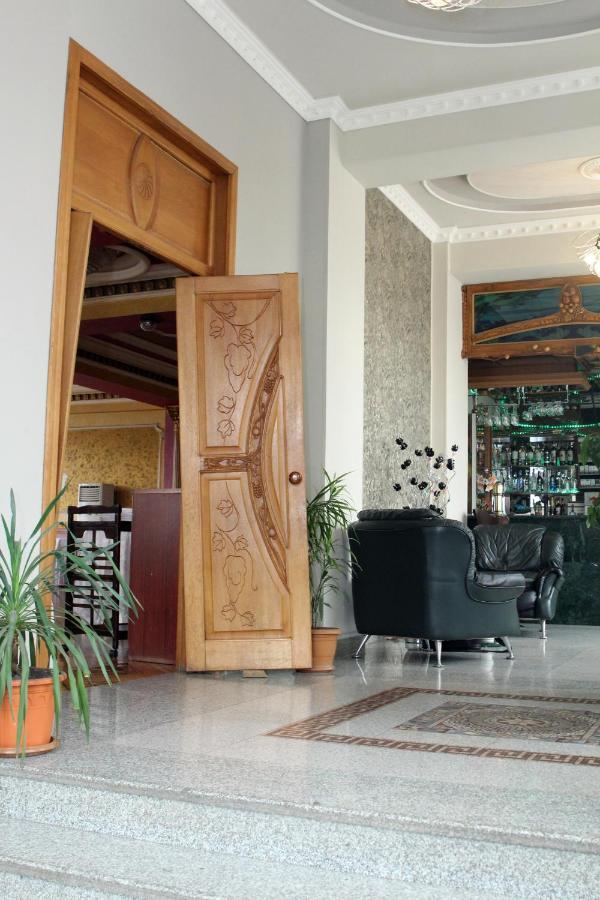 مبيت وإفطار غيومري Golden Apricot المظهر الخارجي الصورة